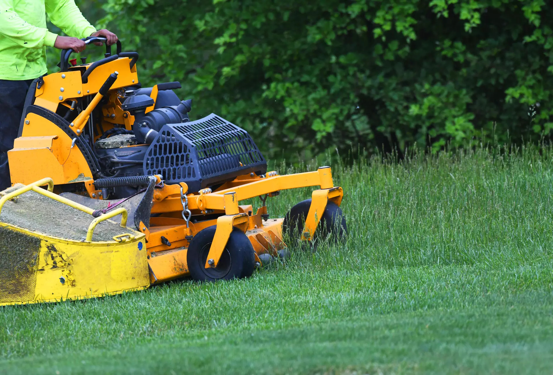 Transforming Orlando Landscapes with Expert Lawn Mowing Services